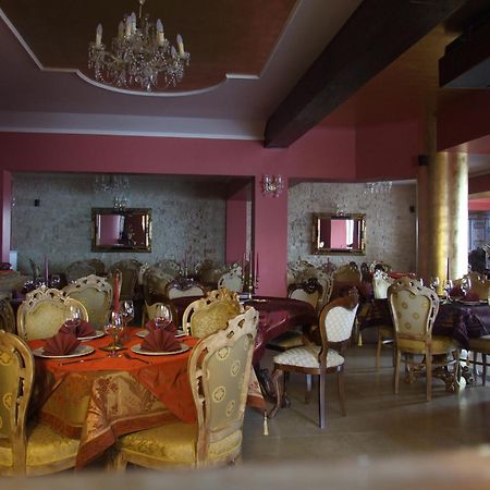 Hotel Royal Zalău Exterior foto